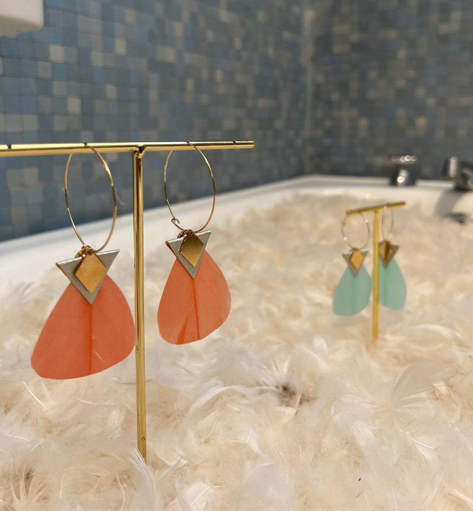 Boucles d'oreilles plumes oie carmel 