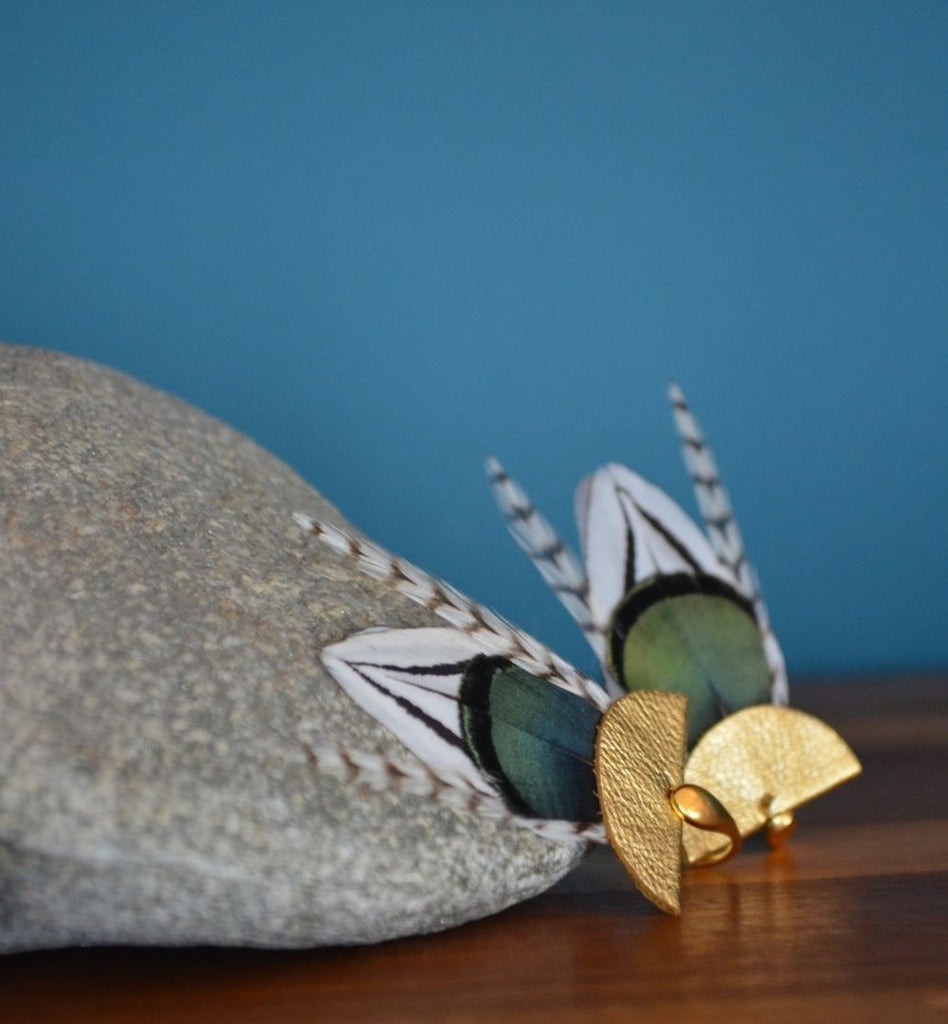 Boucles d'oreilles plumes paon nomades or jaune