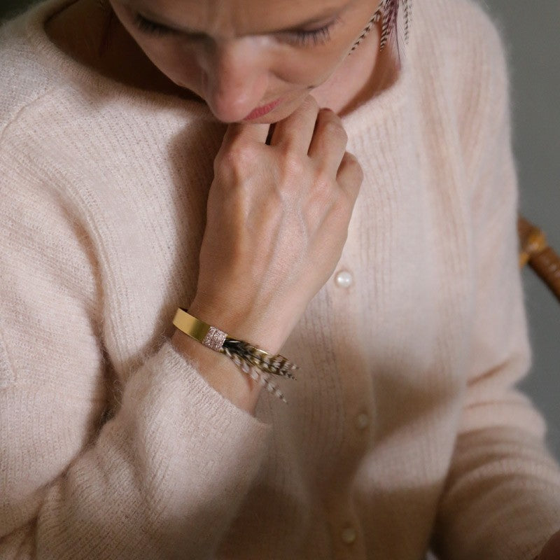 Bracelet plumes coq manchette grizzly or rose