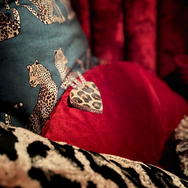 Broche plumes coq coeur léopard